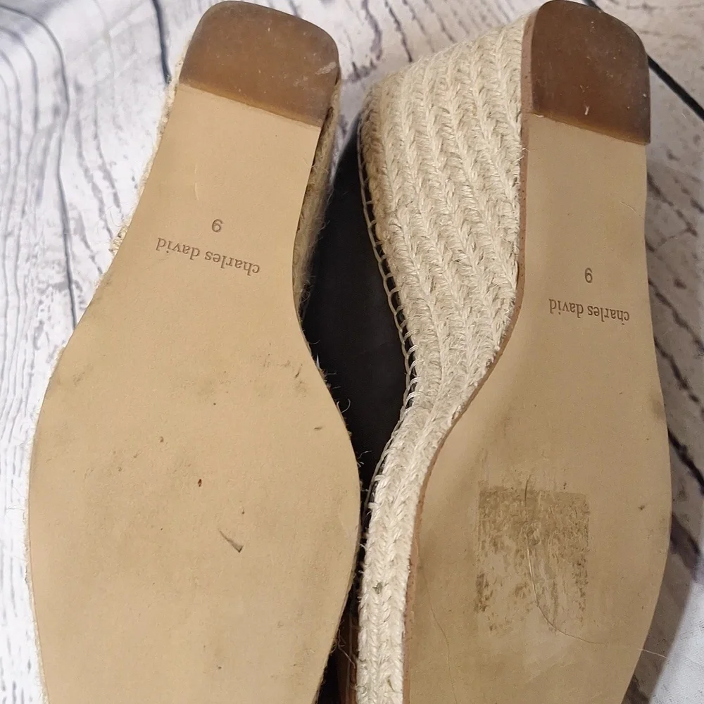 NWOB Charles David Black & Tan Espadrilla Wedges sz.9